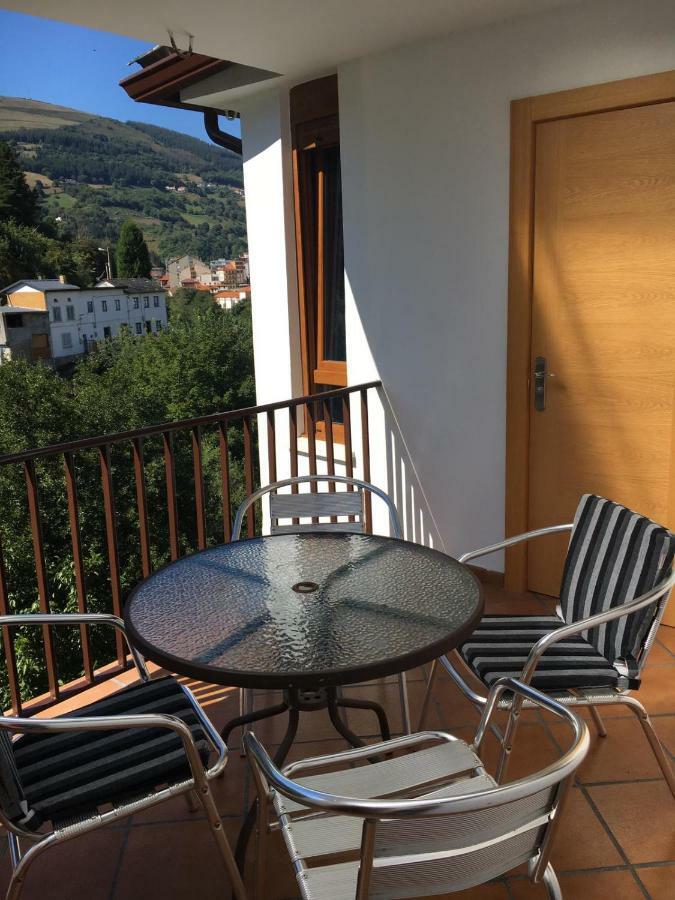 Narcea Turismo Real Apartment Cangas De Narcea Exterior foto